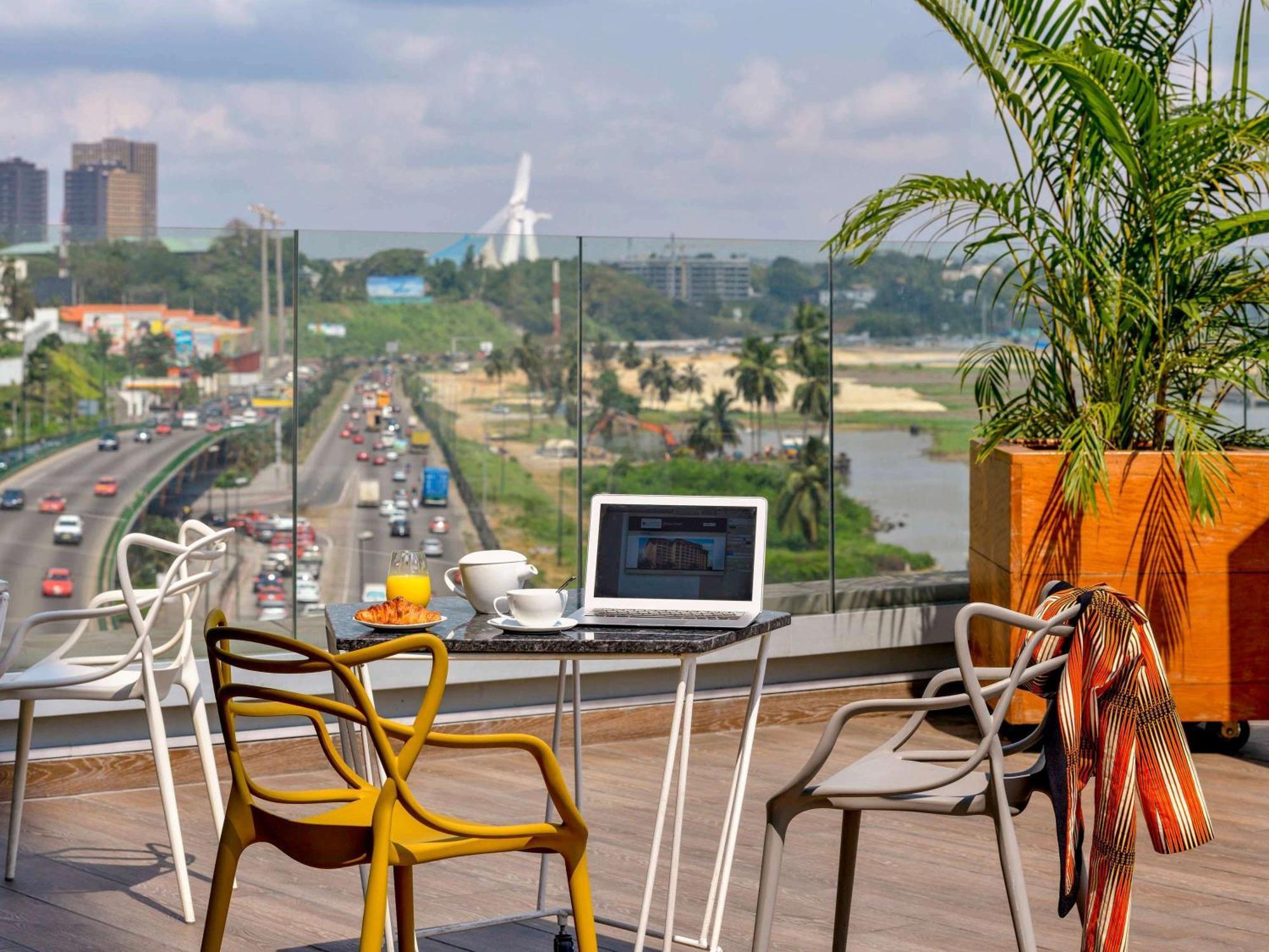 Pullman Abidjan Hotel Exterior photo