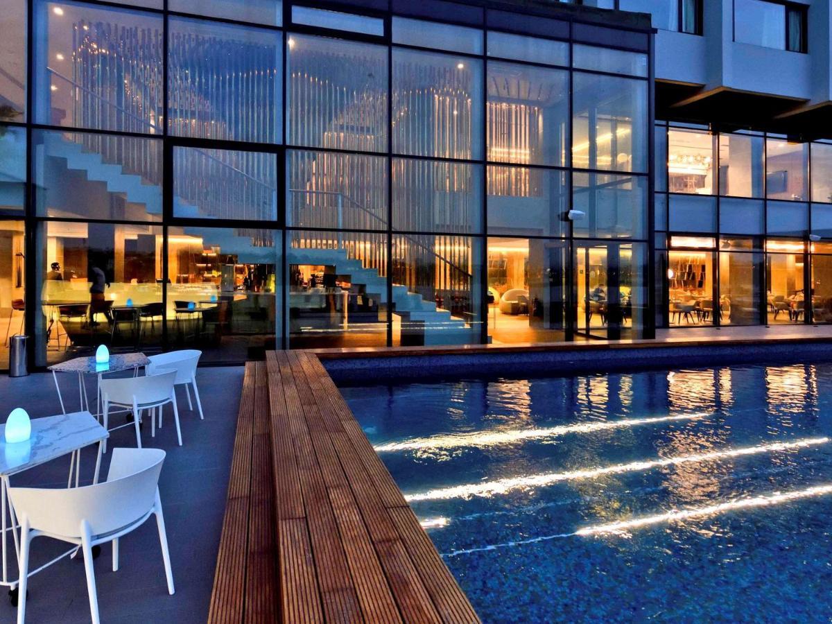 Pullman Abidjan Hotel Exterior photo